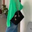 พรีเมี่ยมกิ๊ฟแท้ 100% 】PRADA Nylon Bag Premium gift กระเป๋าถือหรือสะพายพรีเมี่ยม อะไหล่ทองหรูหรา วัสดุ Nylon กันน้ำ น้ำหนักเบา จุของได้เยอะ ทรงสวย ซับในผ้าบุลายแบรนด์อย่างดี