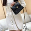 CHANEL flap bag on chain กระเป๋าสะพายสุดหรู สวยดูแพง รูปทรงคลาสสิค พร้อมหูจับร้อยโซ่สีทองขับผิวขนาดกำลังพอเหมาะ สะดวกต่อการพกพา หนังอย่างดีผิวสัมผัสดี