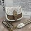 COACH Beat Saddle Bag With Horse And Carriage Print คอลเลคชั่นใหม่ ดีไซน์หรูหรา พิเศษมากๆมาพร้อมสายสะพาย 2 เส้น ใช้คู่กันหรือแยกสะพายก็สวยครบสูตร กระเป๋าสะพายทรง saddle คลาสสิค เปิด-ปิดด้วยกระดุมแน่นหนา ภายในเป็นช่องโล่ง ใส่ของได้ครบครัน สาวๆใช้เป็น every