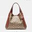 COACH 79251 HADLEY HOBO 21 IN SIGNATURE CANVAS ไอเท็มยอดนิยม คลาสสิคในทุกโอกาส กระเป๋าทรงโฮโบ ทรงสวยใช้งานได้ทุกลุค แมชท์ง่ายกับทุกสไตล์ วัสดุหนังแคนวาส ดีไซน์เอกลักษณ์ เปิด-ปิดด้วยกระดุมแม่เหล็ก มีตะขอล็อคที่ปากกระเป๋าเพื่อปรับทรงใช้งานได้ ภายในโล่งกว้าง