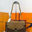 ORI หนังแท้ | LV Trunkie bag กระเป๋าสะพายรุ่นใหม่ ดีไซน์ร่วมสมัยโดดเด่นด้วยมุมโลหะ เฉลิมฉลองเอกลักษณ์ที่สืบทอดมาอย่างยาวนาน ผสานฟังก์ชันการใช้งานเข้ากับความหรูหรา