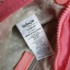 Kipling milos crossbody bag (K13696) กระเป๋าสะพายข้าง crossbody ขนาดกำลังดี มี 2 สาย สายสะพายสั้น ถือเป็นทรงพอรช์(pochette)ถอดเปลี่ยนสลับกับสายยาวได้ มีช่องซิปใช้งาน3ช่อง 2ช่องใหญ่ภายในมีเล็กแยกเป็นสัดส่วน ใส่มินิไอแพค กระเป๋าสตางค์ยาวได้ ด้านหน้ามีช่องซิ