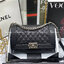 หนังแท้ CHANEL BOY 10" หนังคาเวียร์ อะไหล่เงิน/ทอง พร้อมส่งที่ไทย หนังลูกวัวแท้ อะไหล่โลหะสีรูทีเนียม สวยคลาสสิกทุกยุคสมัย เกรดออริจินอล 1:1 ภาพสินค้าถ่ายจากงานขายจริง ใช้งานต่างประเทศได้