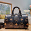 พร้อมส่ง 2 สี 💖💖 M.C.M Aren Boston Bag in Maxi Visetos with nappa leather trim กระเป๋าสะพายข้างบอสตัน คอลเลคชั่นสุดฮอต ดีไซน์โลโก้ใหม่ มีขนาดใหญ่ขึ้น คมชัด รุ่นนี้เป็นยูนิเซ็กส์จะหนุ่มๆหรือสาวๆก็สะพายได้ 💖เกรดออริ 1:1 สลับแท้