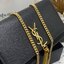 YSL kate medium chain bag in grain de poudre embossed leather 24cm กระเป๋าสะพายแบรนด์หรู รุ่นฮิตลอดกาล งานสวยดูดีมีระดับ ปั้มทุกจุด ขนาดกระทัดรัดกำลังดี มาพร้อมาสะพายโซ่ยาว เลื่อนปรับเป็น 2 แถว เพื่อสะพายเป็นสายสั้นได้ ด้านในโล่งกว้าง ใส่กระเป๋าสตางค์ใบยา
