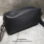 CHARLES & KEITH กระเป๋าคล้องมือ/สะพายข้าง รุ่นสวย รุ่นยอดฮิต ด้านหน้าปั๊มตราแบรนด์ แต่งอะไหล่เข็มขัดเท่ห์ๆ เก๋ๆ มีช่องซิปเล็กด้านหน้า รุ่นนี้คล้องมือได้ สะพายข้างแบบยาวได้ ช่องด้านในพอใส่ของกระจุกกระจิก โทรศัพท์มือถือ เหมาะกับวันชิวๆ รอบนี้มา 3 สี เอาไปใส