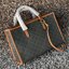 Celine Horizontal Cabas In Triomphe Canvas / Celine tote bag สายชอบพกของเยอะ ต้องหยิบของในกระเป๋าบ่อย รุ่นนี้ก็เป็นอีกตัวเลือกที่น่าสนใจค่ะ เพราะนอกจากจะจุของได้เยอะแล้วดีไซน์ยังเรียบสวยมีกลิ่นอายความวินเทจ อีกทั้งขนาดกระเป๋าใหญ่กำลังดีไม่เกะกะ เคลื่อนไหว