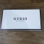 พร้อมส่งรุ่นหายาก! GUESS FACTORY WOMEN'S ZIP AROUND SHORT WALLET กระเป๋าสตางค์สั้นพับ2ตอนซิปรอบหนัง Saffiano ด้านหน้าประดับโลโก้แบรนด์สวยหรู ภายในมีช่องใส่ธนบัตร ใส่แบงก์พัน ช่องใส่เหรียญ และช่องใส่บัตรหลายช่อง ตัวจริงสวยน่าใช้ ภาพถ่ายจากสินค้าจริงค่