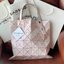 ORIGINAL 🌸 BAO BAO ISSEY MIYAKE LUCENT 6X6 matte tote bag เป็นซีรีส์ที่โดดเด่นด้วยโทนสีสว่าง โดดเด่นด้วยลักษณะต่างๆ เช่น ตาข่ายสว่างที่มองเห็นได้ผ่านช่องว่างระหว่างชิ้นสามเหลี่ยม