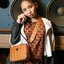 M.C.M KLASSIK CROSSBODY BOX BAG ไอเท็มขวัญใจเซเลปอีกหนึ่ง!! กระเป๋าสะพายครอสบอดี้ดีไซน์ทรงกล่อง ด้วยรูปลักษณ์ที่มีสไตล์ สามารถใช้กับลุคแคชชวล หรือลุคไหนๆก็ทำให้ดูโดดเด่นขึ้นมาได้ วัสดุหนังแคนวาสคุณภาพดี เปิด-ปิดด้วยซิป มีช่องหลัก 2 ช่อง มาพร้อมสายสะ