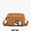 M.C.M KLASSIK CROSSBODY IN NEW YEAR TIGER VISETOS ใหม่ล่าสุด คอลเลคชั่นรับปีเสือ ของมันต้องมี กระเป๋าสะพายข้างทรงครอสบอดี้ โดดเด่นด้วยลายพริ้นท์น้องเสือคมสวย รุ่นนี้หนุ่มๆหรือสาวๆก็สะพายได้น้า ขนาดกำลังดี วัสดุหนังแคนวาสคุณภาพดี มีช่องหลัก 2 ช่อง เปิด-ปิด
