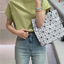 Bao Bao Issey Miyake ROCK MATTE ซีรีส์นี้จะเป็นทรงสี่เหลี่ยมผืนผ้า มีซิปปิดด้านบน ถือเป็นรุ่นที่เหมาะกับการใช้งานในชีวิตประจำวัน สามารถพับมุมและบริเวณด้านล่างของกระเป๋าเพื่อเพิ่มความสะดวกสบายในการใช้งาน ทั้งยังช่วยให้วางกระเป๋าในแนวตั้งได้อีกด้วย แผ่นต่อส