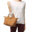 Longchamp Le Pliage Cuir Top handle bag S เรียกว่าเป็นกระเป๋าอีกหนึ่งรุ่นที่ไม่ว่ายังไงก็ฮอตฮิตและติดเทรนด์ตลอดไม่เคยเปลี่ยนกับ ทรง Le Pliage Cuir หนึ่งในตระกูลกระเป๋าสุดไอคอนิกจากแบรนด์