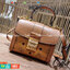 M.C.M TRACY TOP HANDLE คอลเลคชั่นใหม่ล่าสุด กระเป๋าถือ/สะพายข้าง ดีไซน์เรียบหรู คงเอกลักษณ์ ให้ความเป็นผู้ดีในตัว วัสดุหนังแคนวาสคุณภาพดีสลับหนังแท้ สวยงาม เปิด-ปิดด้วยตัวกดล็อค ภายในโล่งกว้างใส่ของได้พอประมาณ ทรงกระเป๋าโดดเด่นไม่เหมือนใคร พร้อมหูจั