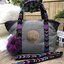 Kipling Shoulder Bag 2017 k13848 [Kipling factory oem HK] กระเป๋าถือหรือสะพายข้าง วัสดุไนล่อนพิเศษ กันน้ำ ได้ในระดับนึง ด้านหน้าติดโลโก้ตัวใหญ่ ด้านข้างเป็น กระดุม มีซิปเสริมสามารถเก็บหรือขยายทรงได้ เปิดปิด กระเป๋าด้วยซิป ด้านในโล่งกว้าง ใส่ของจุพอสมควรค่