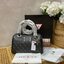 Guess Handbag with Small Shoulder Strap Tyren SG796605 New collection!! Guess ทรงหมอน ขนาดเล็ก ลายซิกเนเจอร์แบรนด์ ทรงหมอนยอดฮิต มีให้เลือก 5 สี สีสวยคลาสสิก เข้ากับง่ายกับทุกชุด ปิด/เปิด ด้วยซิป ภายในโล่งกว้าง แยกเป็นสัดส่วนใช้งาน ซับในตราแบรนด์ ใส่กระเป
