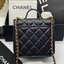 Chanel Mini Handle Flap bag / Chanel mini square flap bag with handle “school memory bag” เกรดออริจินอล กระเป๋าสะพายทรงเหลี่ยมมาใหม่ พร้อมหูหิ้วด้านบน งานหนังสวยมาก เปิดด้านหน้า หนังคาเวียร์ลายคลาสสิค รุ่นยอดนิยมไอเท็มฮิต