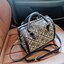 TORY BURCH FACTORY MONOGRAM JACQUARD BOSTON BAG กระเป๋าถือหรือสะพายรุ่นใหม่ล่าสุดจาก TORY BURCH FACTORY วัสดุ Woven Jacquard & Leather ในลาย Jacquard คงเอกลักษณ์แบรนด์สวยอยู่ทรงดีไซน์โดดเด่นทรง Boston เปิดปิดด้วยซิปคู่สะดวกใช้ขนาดกำลังดีใส่กระเป๋าสตางค์ยา