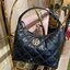 TORY BURCH WILLA MINI HOBO พร้อมส่งที่ไทย น้องน่ารัก กระทัดรัด น่าใช้มากๆเลยค่าา! กระเป๋หิ้วหรือสะพายข้างได้ ทรสวย หนังแท้อย่างดี หนังนิ่มลายนวม สวยมากๆค่ะ เปิดปิดกระเป๋าแบบซิป ภายในโล่งสามารถใส่กระเป๋าเงินใบยาวได้;ของจำเป็นอื่นๆได้พอประมานเลยนะคะ พร้อมช่