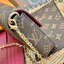 เน้นใช้งานได้จริงในชีวิตประจำวันค่ะ Louis vuitton felicie pochette พร้อมส่ง ซื้อ1ได้ถึง3!! มีไม่มาก หมดแล้วหมดเลยจ้าา! Premium gift จาก LV กระเป๋าสะพายข้างหรือถือแบบคลัทออกงาน หนังแกะแท้สวยงามค่ะ เปิดปิดกระเป๋าแบบกระดุม ภายในสามารถใส่มือถือได้ทุกรุ่น;พาสป