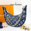 LV Loop Navy Blue Denim Jacquard textile lining / LOUIS VUITTON MONOGRAM LOOP BAG กระเป๋าทรง half-moon Loop พร้อมส่งกระเป๋าทรง half-moon Loop ที่รังสรรค์ออกมาได้สวย เก๋ และดูดีมากๆ ใบจริงสวย น่าใช้มากๆ ได้กับทุกๆวัน ตลอดวันเลยจริงๆ สินค้าเข้าใหม่ แนะนำ ห้